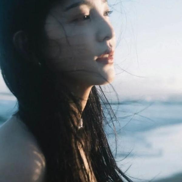 少女与海怪
